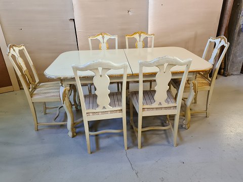 Bord med 
6 stole
 Kr. 5200,-