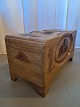 Kinesisk kiste
 Kr. 950,-