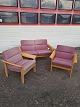 Sofa + 2 stole
 Kr. 6400,-